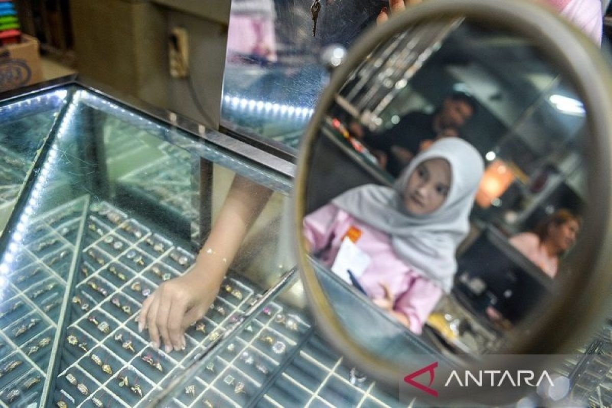 Tiga Produk Emas Pegadaian Kompak Menguat, Antam Tembus Rp2,7 Juta per Gram