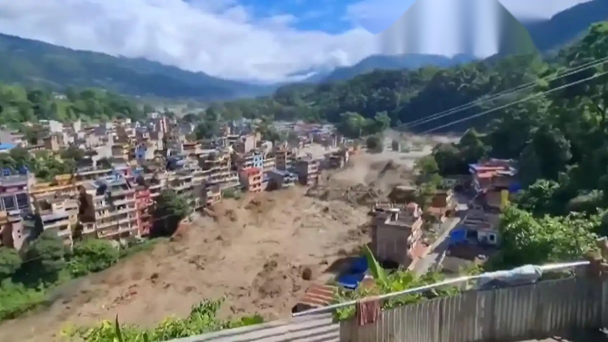 Evakuasi 14 Menit yang Menyelamatkan 916 Jiwa dari Amukan Banjir Nepal